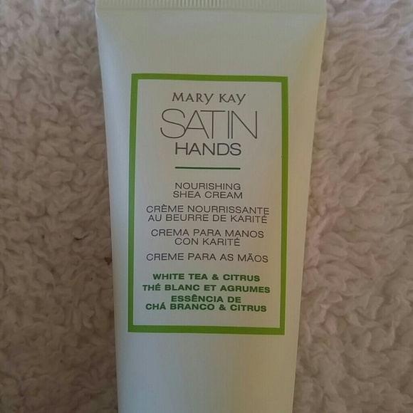 Satin Hands Set - Picture 4 of 6